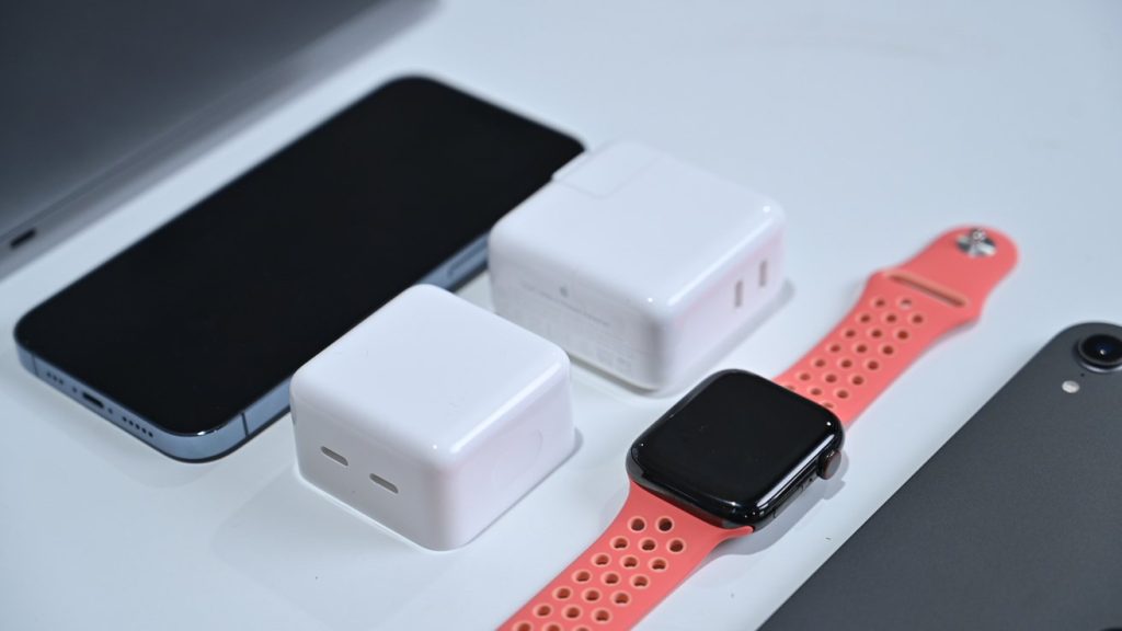 بررسی آداپتورهای ۳۵ واتی ۲ پورت USB-C اپل