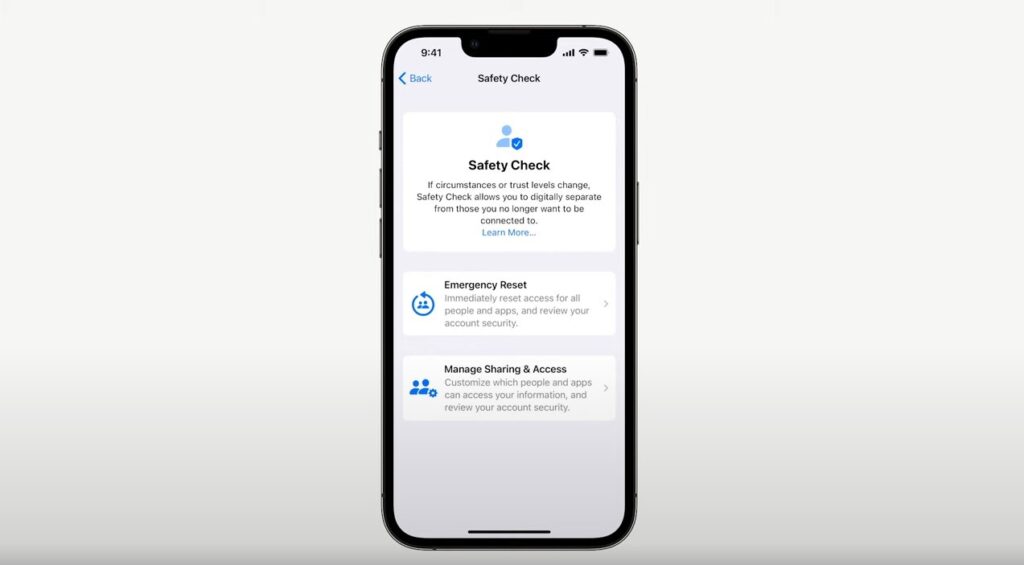 iOS 16 با امکانات شخصیسازی جذاب - safety check - WWDC 2022